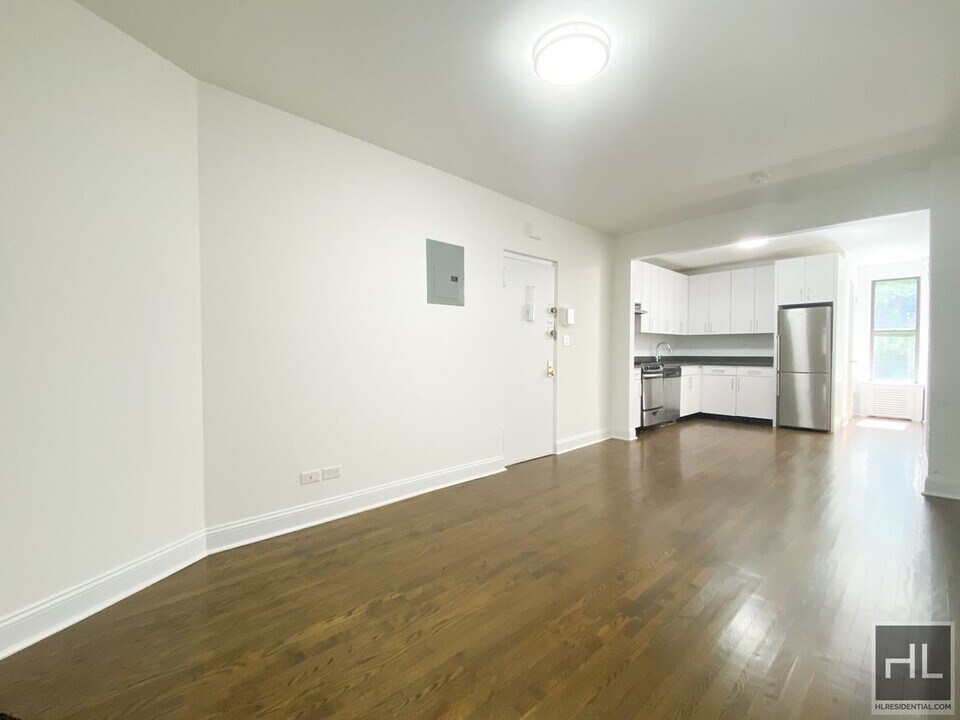 234 E 89th St in New York, NY - Building Photo