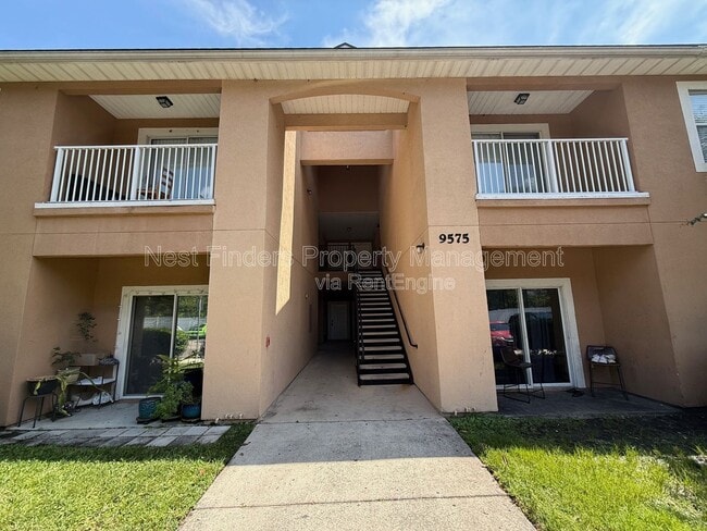 9575 Amarante Cir