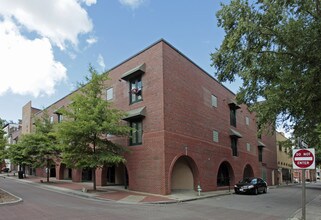 Oxford Place in Portsmouth, VA - Building Photo - Building Photo