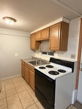 349 Old Hauppauge Rd, Unit Old Happaugue Rd in Smithtown, NY - Foto de edificio - Building Photo