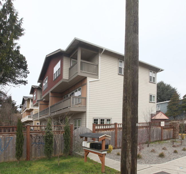 150 S 152nd St in Seattle, WA - Building Photo - Building Photo