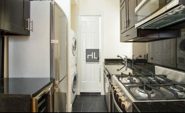 E 28TH ST., Unit 5D in New York, NY - Foto de edificio - Building Photo