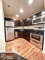 5055 N Sheridan Rd, Unit 206 Apartments