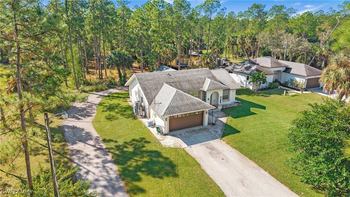 3590 10th Ave NE in Naples, FL - Building Photo