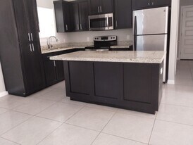 Shary Manor in Mission, TX - Building Photo