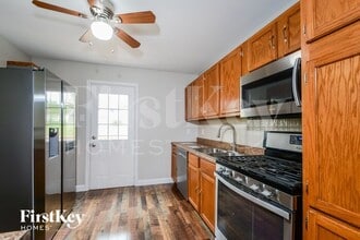 1244 Marchi Dr in St. Louis, MO - Foto de edificio - Building Photo