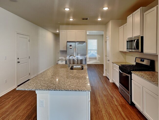 429 Pebble Beach Run in New Braunfels, TX - Building Photo - Building Photo