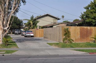 The Bungalows in Costa Mesa Apartments