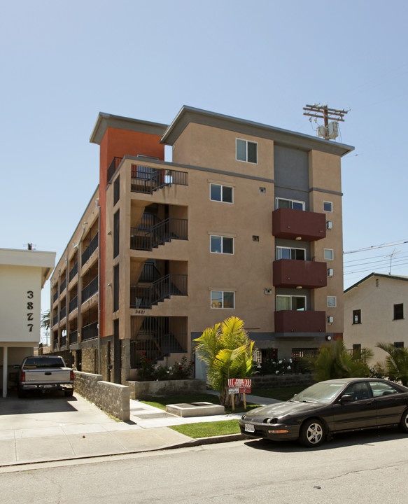 3821 Mentone Ave in Culver City, CA - Building Photo