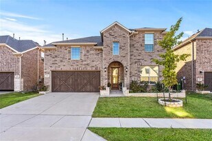 2096 Creekbluff Cir in Carrollton, TX - Building Photo