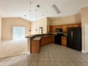 1676 Vick Rd in Apopka, FL - Foto de edificio - Building Photo