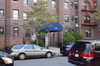 1528 49th St in Brooklyn, NY - Foto de edificio - Building Photo