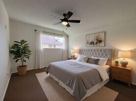 6131 Rancho Mission Rd in San Diego, CA - Building Photo