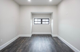 604 Massachusetts Ave, Unit R3 in Boston, MA - Foto de edificio - Building Photo