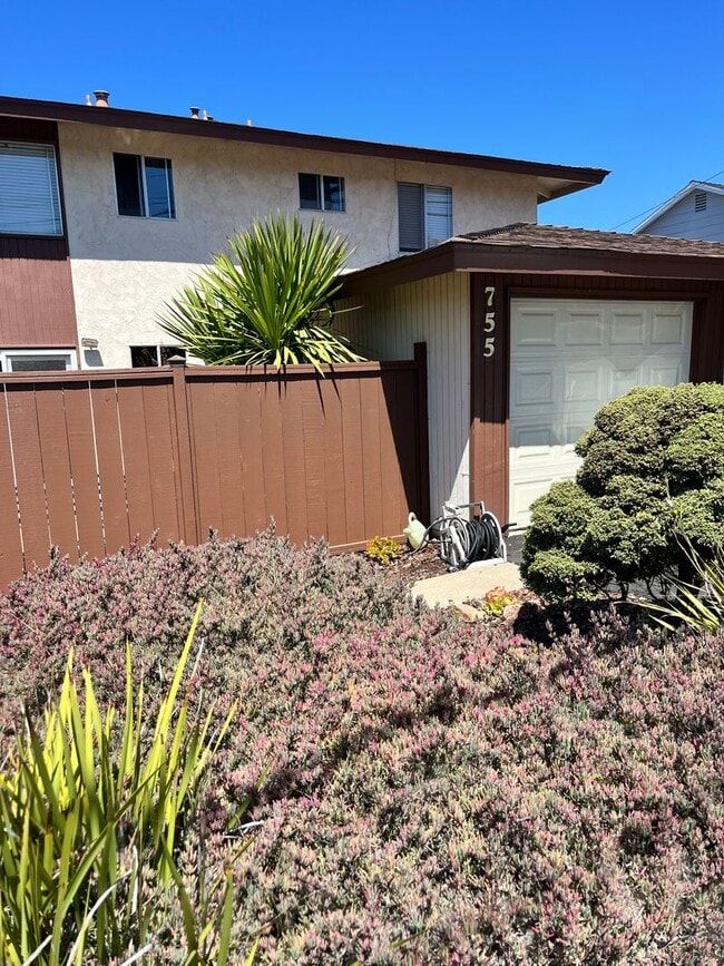 755 Pacific St in Morro Bay, CA - Building Photo - Building Photo
