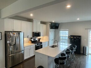 1213 Bradburn Dr in Durham, NC - Foto de edificio - Building Photo