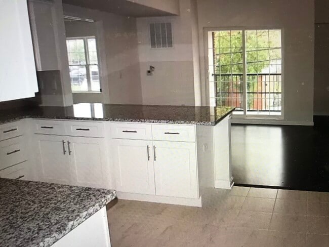 21 Central Ave, Unit 4C