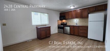 2428 Central Pkwy Dr in Florissant, MO - Building Photo - Building Photo