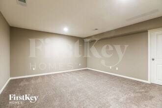 21902 Crystal Ave in Peculiar, MO - Building Photo - Building Photo