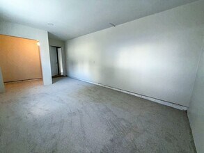 1866 Queensrowe Ct in Columbus, OH - Building Photo - Building Photo