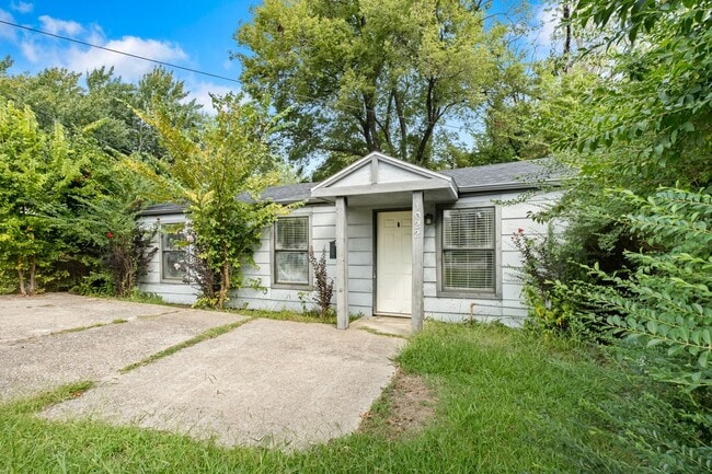 1022 W Holly St in Fayetteville, AR - Building Photo - Building Photo