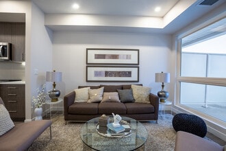 The Windsor - Britannia Block in Calgary, AB - Building Photo - Building Photo