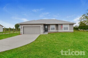 11019 Bud Rhoden Rd in Palmetto, FL - Building Photo