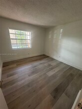 10413 NW 7th St in Pembroke Pines, FL - Building Photo - Building Photo