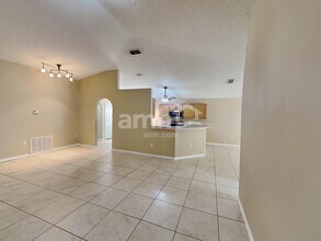 942 Welch Hill Cir in Apopka, FL - Foto de edificio - Building Photo