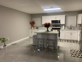 3093 Pinehurst Dr in Greenacres, FL - Building Photo