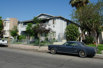 207 W Verdugo Ave in Burbank, CA - Building Photo - Building Photo