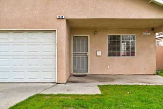 1028 E Princeton Ave in Fresno, CA - Building Photo - Building Photo