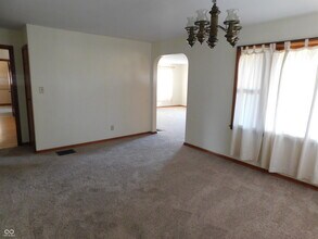 1041 N Bluff Rd in Greenwood, IN - Building Photo - Building Photo