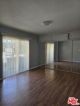 350 S Hobart Blvd in Los Angeles, CA - Building Photo - Building Photo