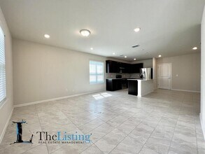 2024 Cross Prairie Pkwy in Kissimmee, FL - Building Photo - Building Photo