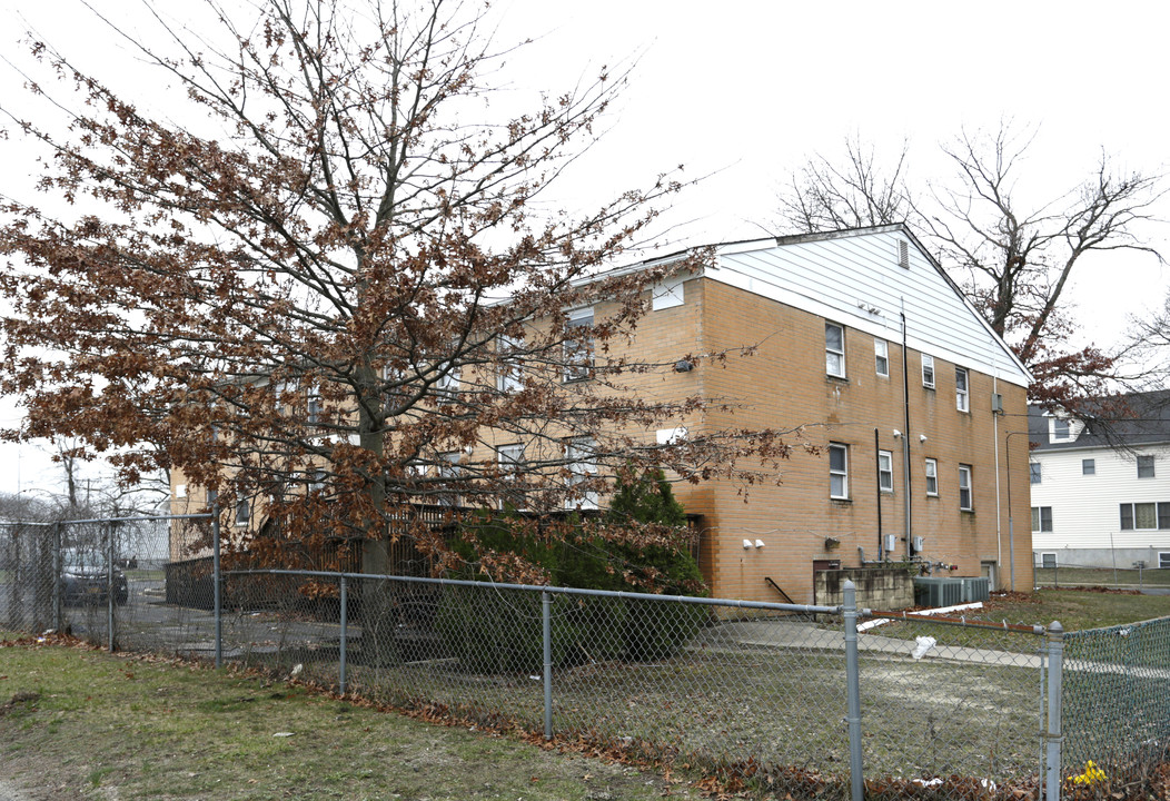 100 9th St in Lakewood, NJ - Building Photo