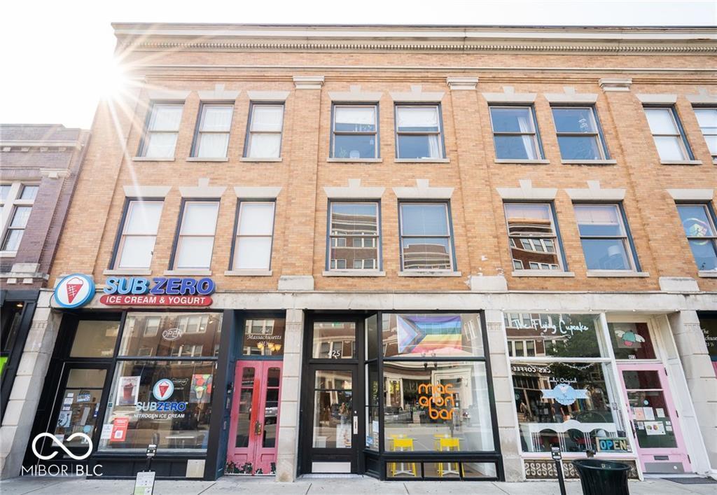 425 1/2 Massachusetts Ave in Indianapolis, IN - Building Photo