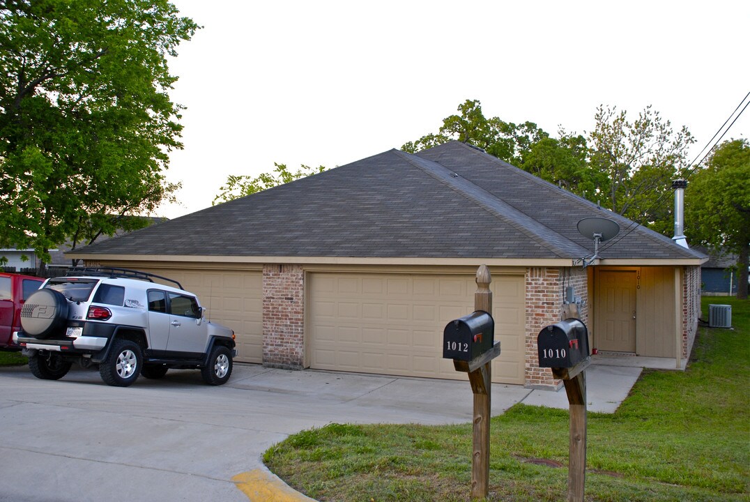 1010 Jameson in Weatherford, TX - Foto de edificio