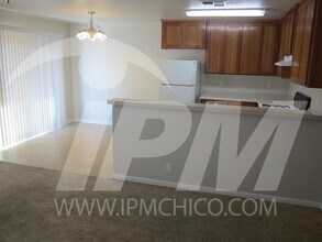 32 Baltar Loop in Chico, CA - Building Photo - Building Photo