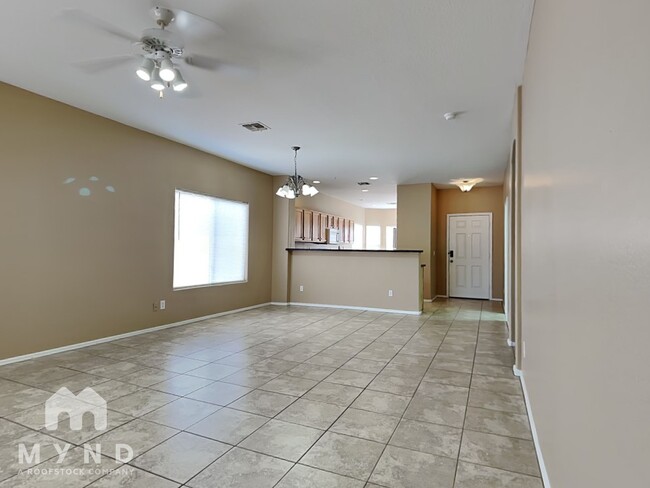 13022 W Aster Dr in El Mirage, AZ - Building Photo - Building Photo