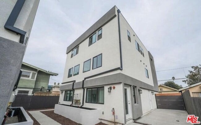 property at 4112 Normandie Ave