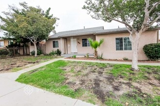 8440 Hazeltine Ave in Los Angeles, CA - Building Photo - Building Photo