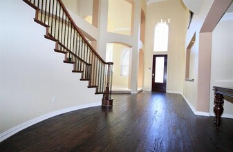 2719 Explorador in Grand Prairie, TX - Building Photo - Building Photo