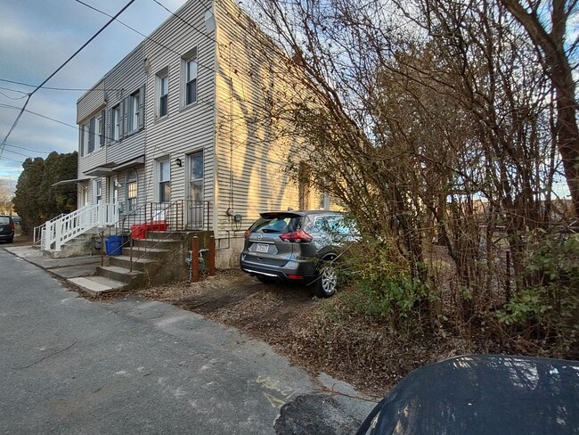 2130 Princeton Ave in Bethlehem, PA - Foto de edificio - Building Photo