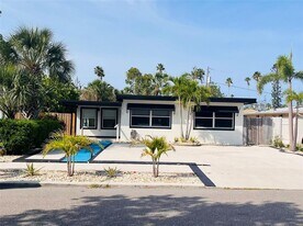 3208 E Maritana Dr in St Pete Beach, FL - Building Photo