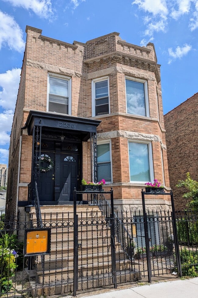property at 2230 W Augusta Blvd