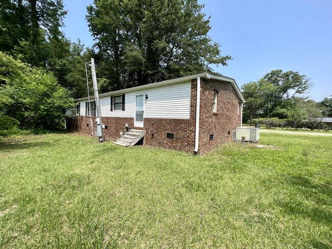 property at 505 N Lincoln St