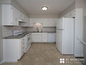 2155 N 124th Ave Cir in Omaha, NE - Building Photo - Building Photo