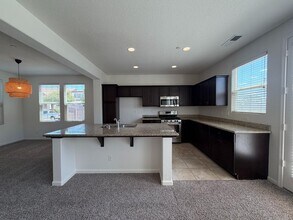 7399 E Giavanna Ave in Fresno, CA - Building Photo - Building Photo