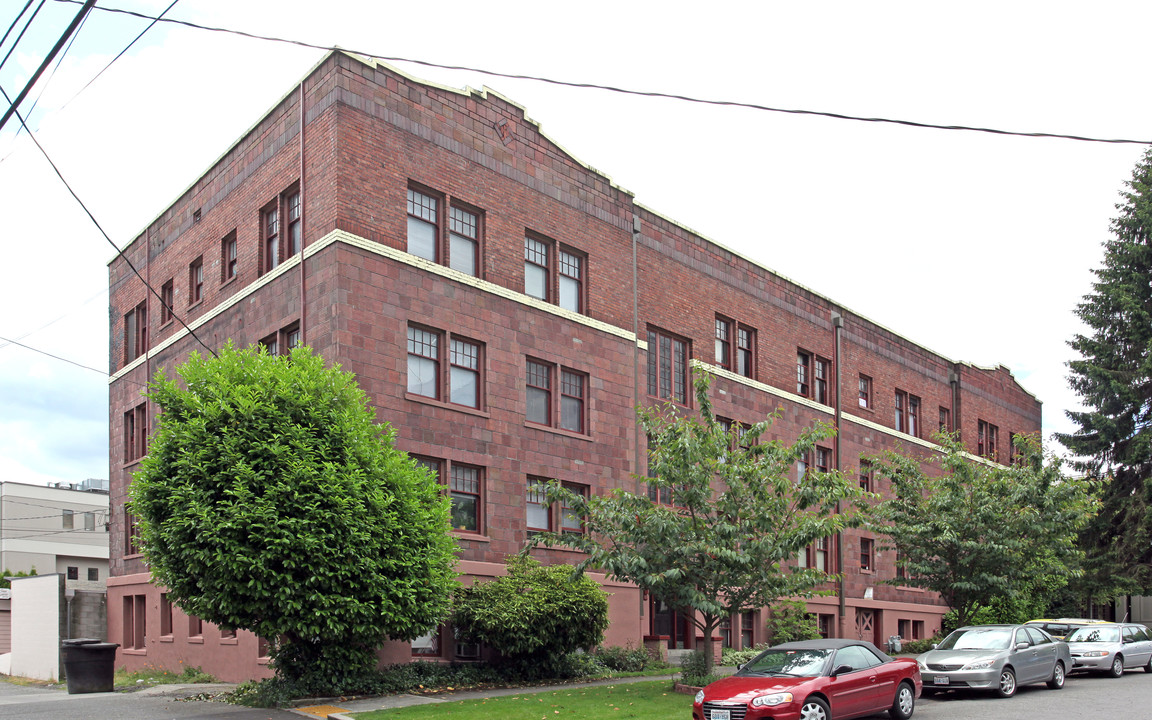 501 S J Street in Tacoma, WA - Foto de edificio